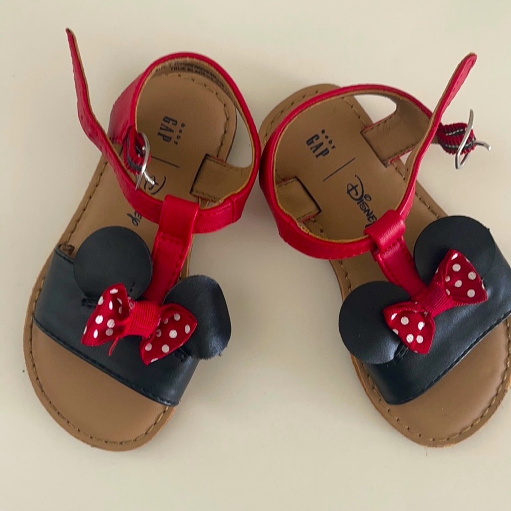 GAP Minnie Mouse sandals